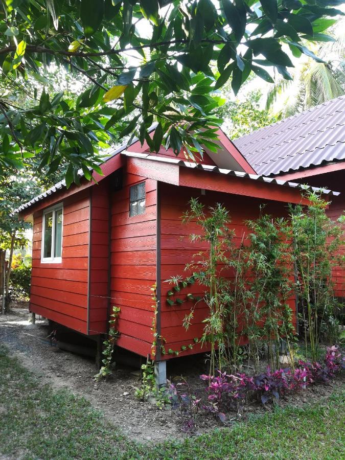 Pink Kangaroo Bungalows Ko Kut Exterior photo