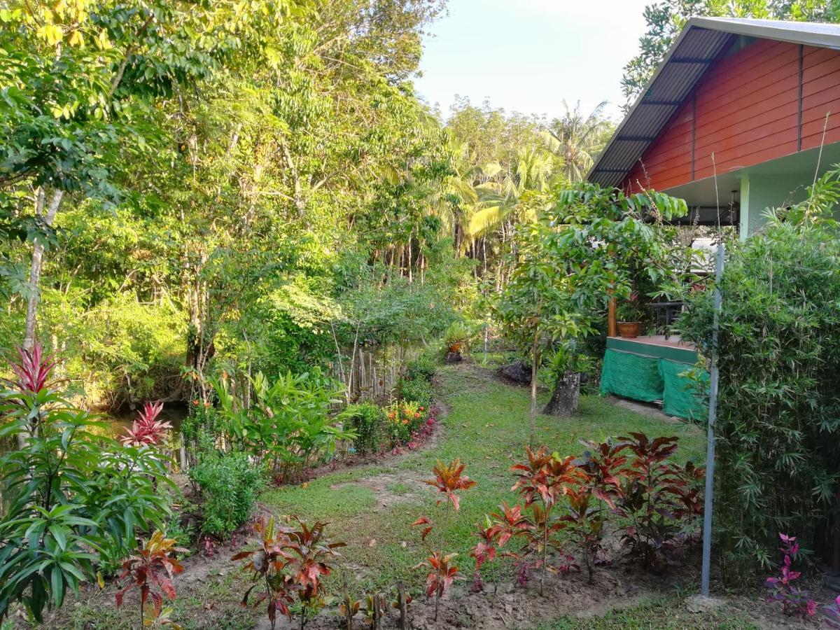 Pink Kangaroo Bungalows Ko Kut Exterior photo