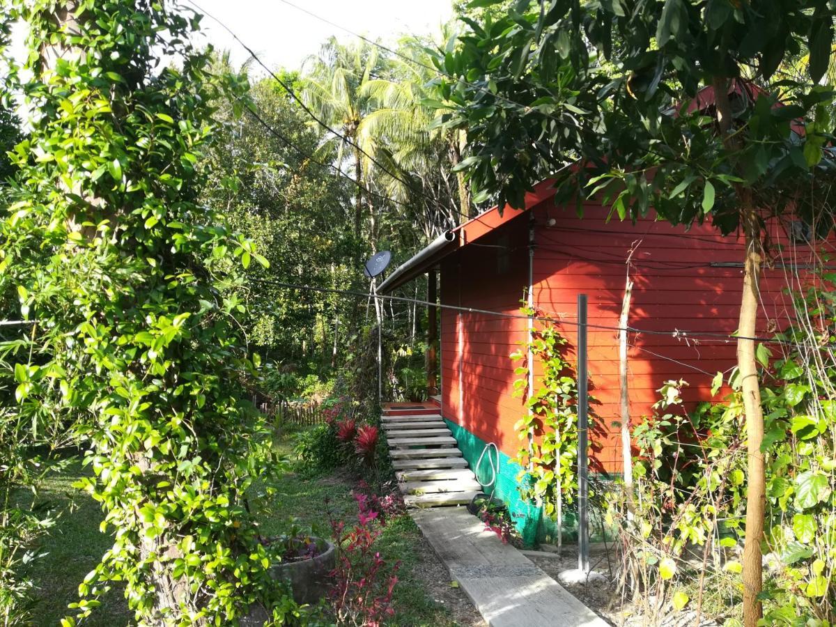 Pink Kangaroo Bungalows Ko Kut Exterior photo
